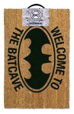 FELPUDO BATMAN: WELCOME TO THE BATCAVE (FELPUDO DE FIBRA)