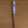 NICKY, LA APRENDIZ DE BRUJA (STUDIO GHIBLI): PALILLOS LACADOS DE MADERA MORADOS 21 CM [CAJA]
